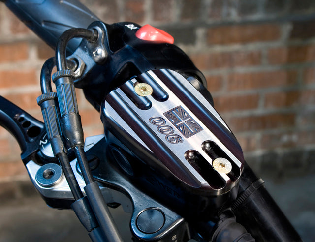 Triumph Front Master Cylinder Cover Union Jack 900