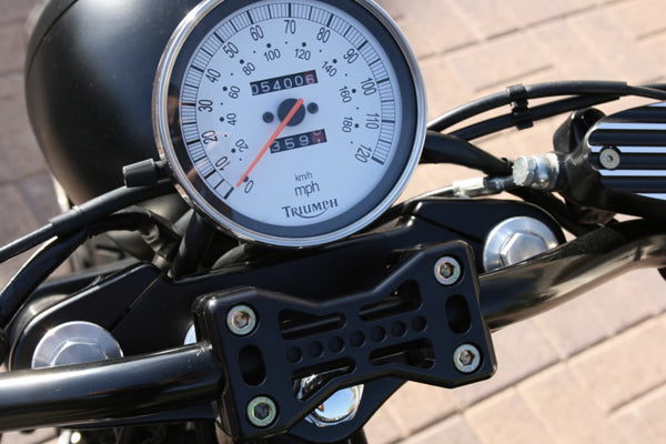 Triumph Series 900 Bridge Handlebar Clamp Black