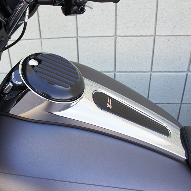 Fuel Door Finned Black