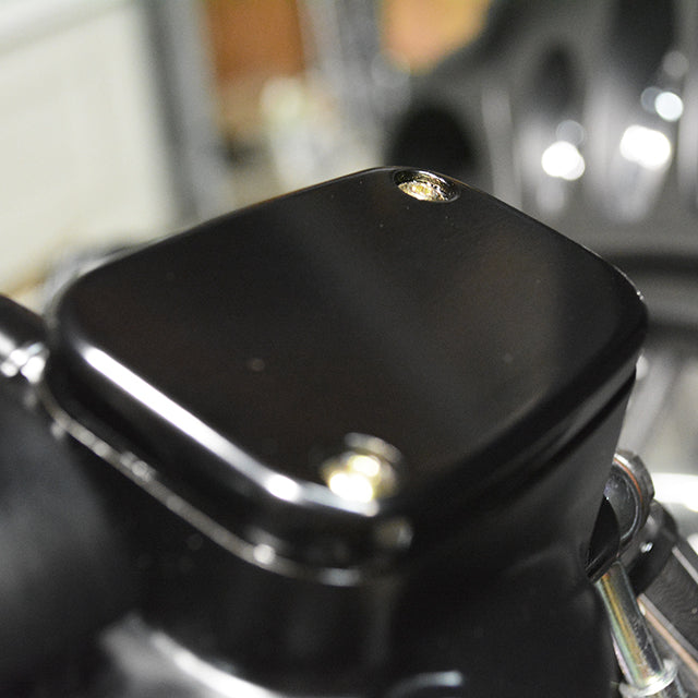 Front Master Cylinder Cover Smooth Black FL, V-Rod