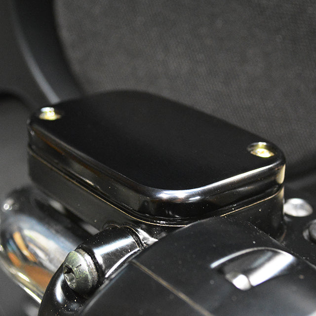 Front Master Cylinder Cover Smooth Black FL, V-Rod