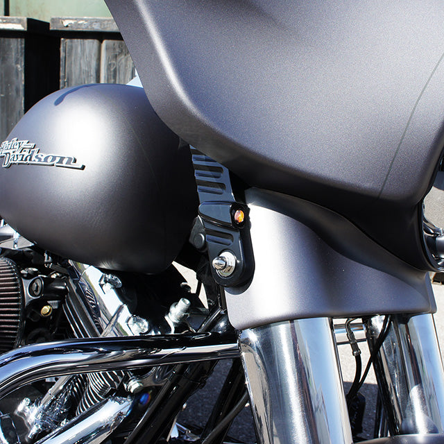 Streamliner Front Turn Signals Finned Black