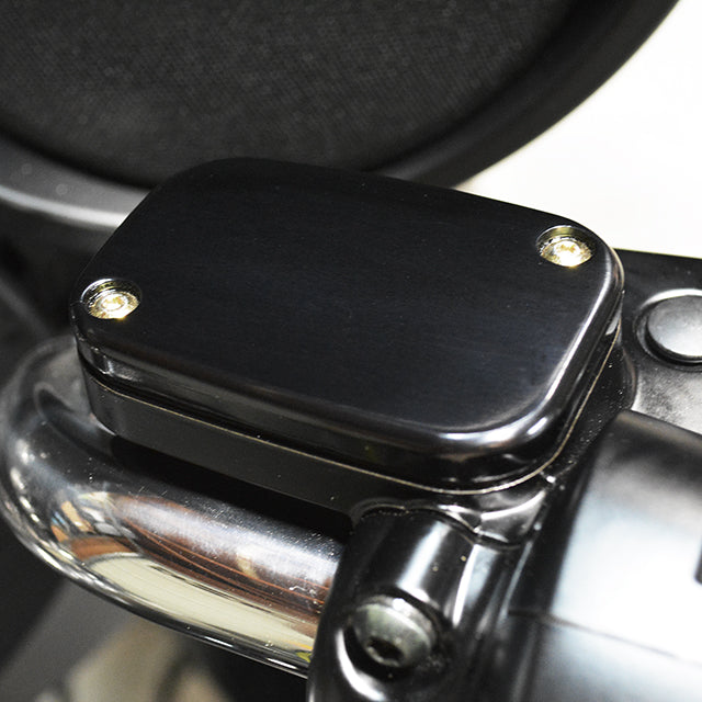 Front Master Cylinder Cover Smooth Black FL, V-Rod