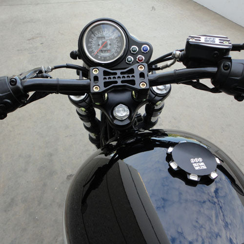 Triumph Series 900 Bridge Handlebar Clamp Black