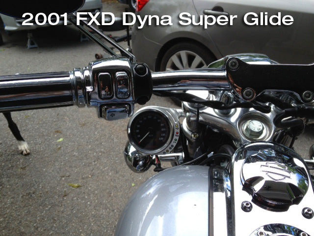 Speedo Side Mount Assembly on a 2001 FXD Dyna Super Glide
