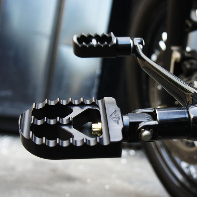 Short Serrated Footpegs Black
